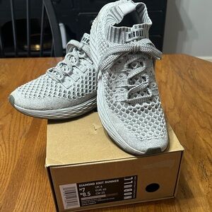 NOBULL Diamond Knit Runner 8.5 Grey